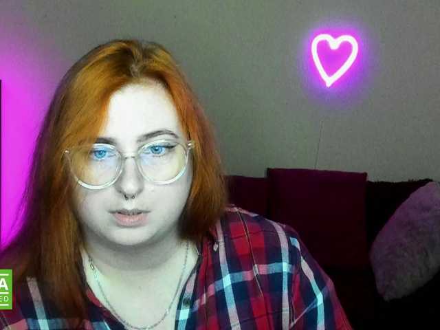 Live sex webcam photo for Aliciaredluv #292033812