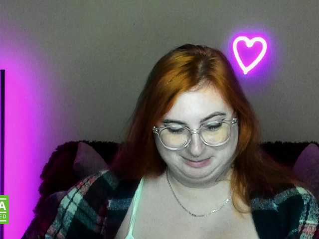 Live sex webcam photo for Aliciaredluv #292067047