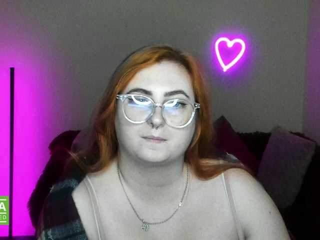 Live sex webcam photo for Aliciaredluv #292168801