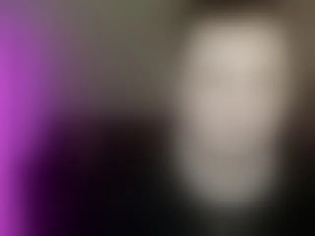 Live sex webcam photo for Aliciaredluv #293349246