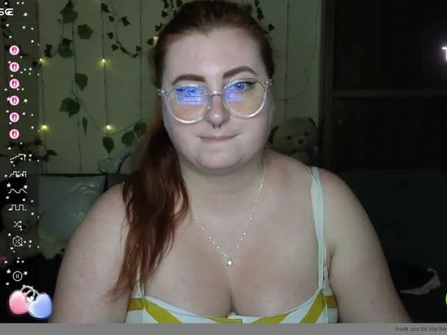 Live sex webcam photo for Aliciaredluv #293648522