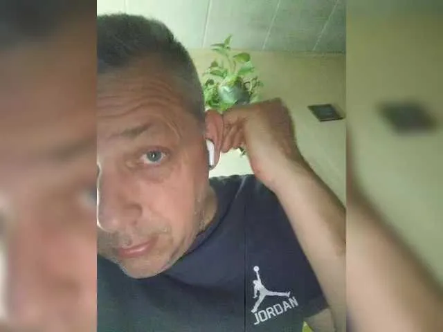 Live sex webcam photo for Aligator0453 #290787560