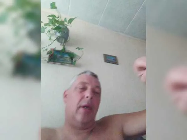 Live sex webcam photo for Aligator0453 #291770946