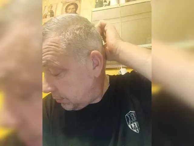 Live sex webcam photo for Aligator0453 #292252761