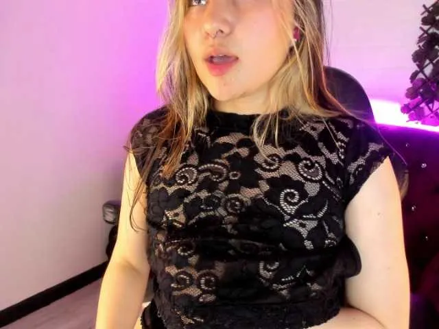 Live sex webcam photo for Aliiceyong #290864853