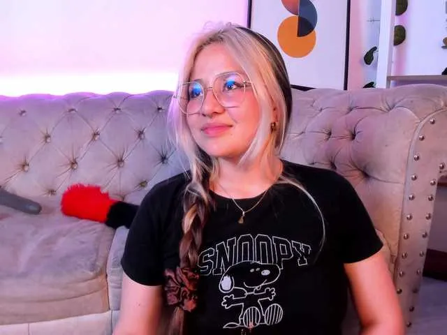 Live sex webcam photo for Aliiceyong #291067954