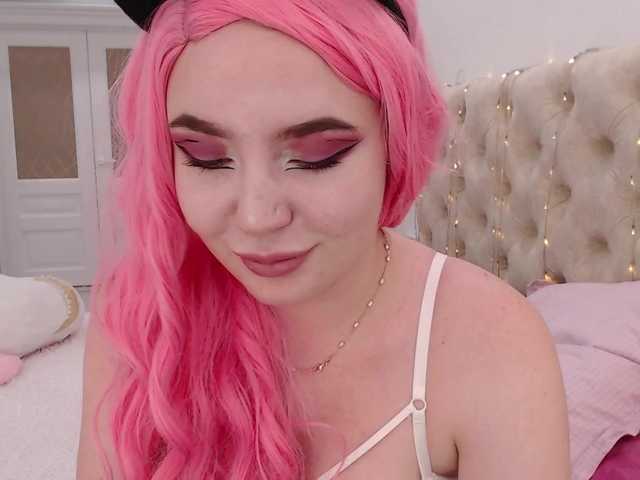 Live sex webcam photo for Aliinaxx #273907634