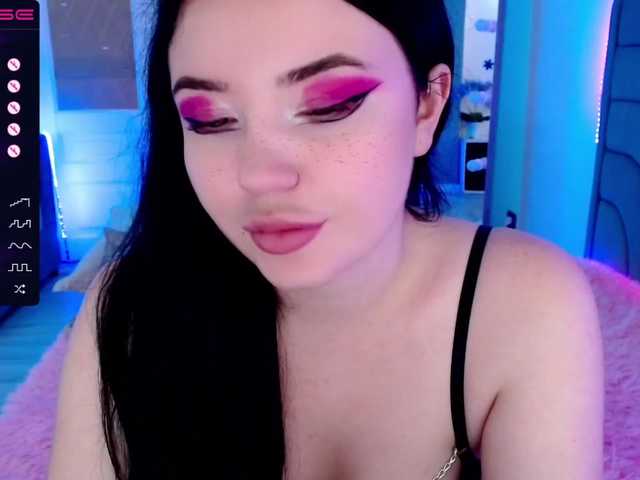 Live sex webcam photo for Aliinaxx #275550065