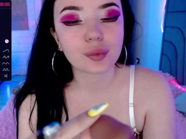 Live sex webcam photo for Aliinaxx #275611965