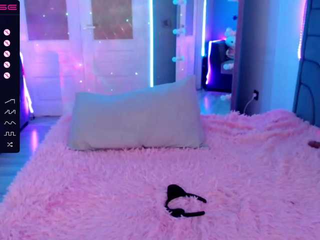 Live sex webcam photo for Aliinaxx #275660933