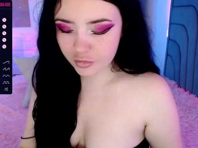 Live sex webcam photo for Aliinaxx #275712794