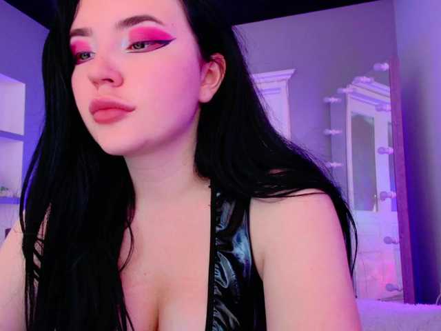 Live sex webcam photo for Aliinaxx #276359724