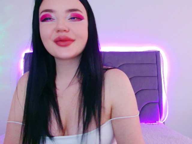 Live sex webcam photo for Aliinaxx #276513190