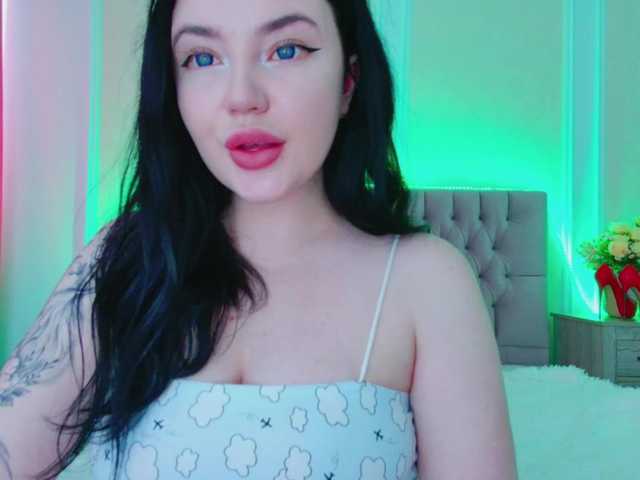 Live sex webcam photo for Aliinaxx #277756499