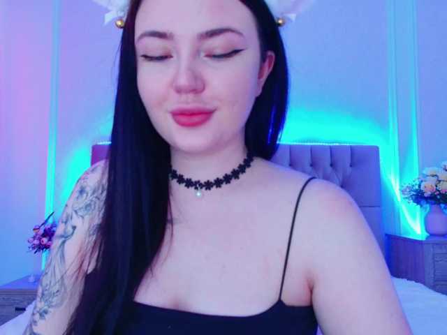 Live sex webcam photo for Aliinaxx #277866377