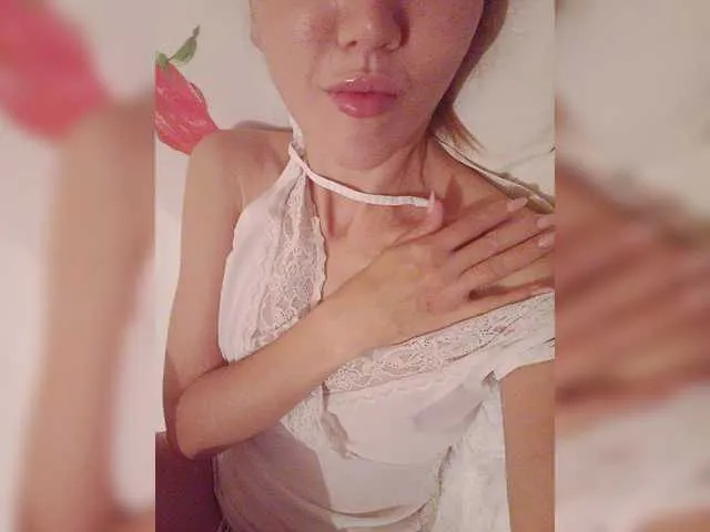 Live sex webcam photo for Alina-7799 #276505285