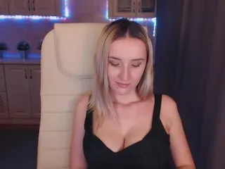 Live sex webcam photo for Alina-Lovely #231427507