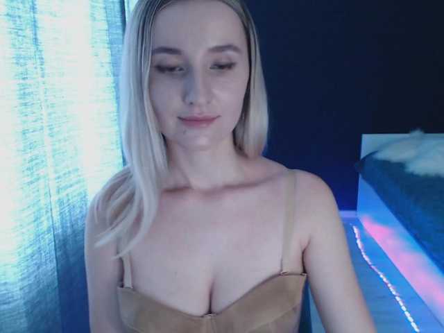 Live sex webcam photo for Alina-Lovely #272895276