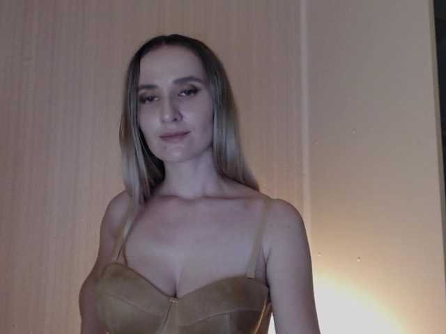 Live sex webcam photo for Alina-Lovely #275922717
