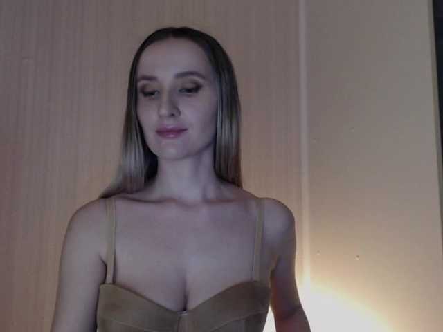 Live sex webcam photo for Alina-Lovely #275939029