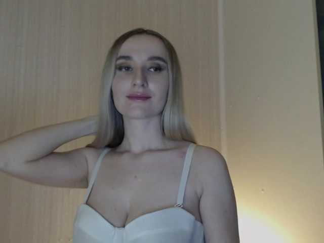 Live sex webcam photo for Alina-Lovely #277495415