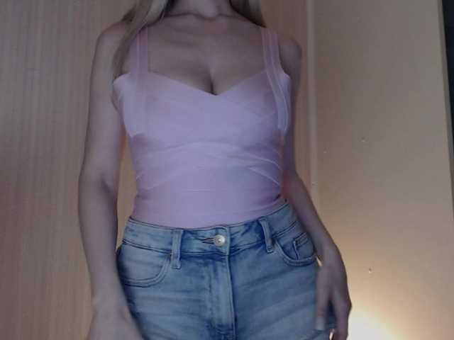 Live sex webcam photo for Alina-Lovely #277770166