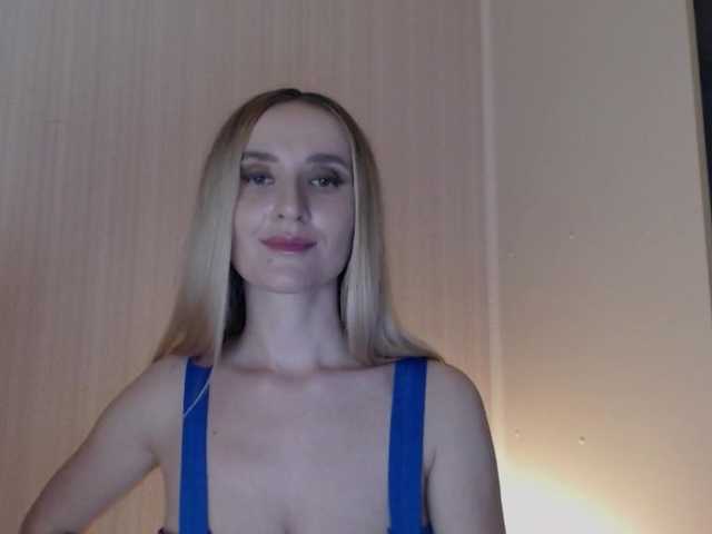 Live sex webcam photo for Alina-Lovely #277906577