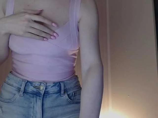 Live sex webcam photo for Alina-Lovely #277970046