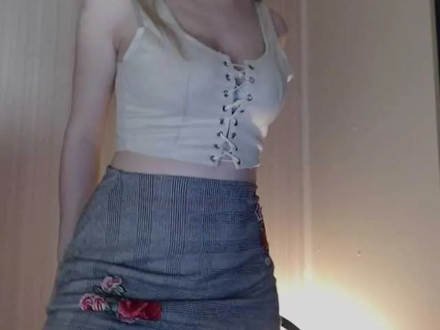 Live sex webcam photo for Alina-Lovely #278037927