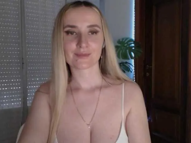 Live sex webcam photo for Alina-Lovely #291325195