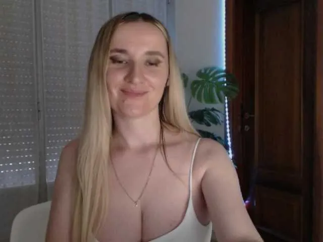 Live sex webcam photo for Alina-Lovely #291333782