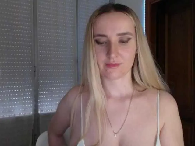 Live sex webcam photo for Alina-Lovely #291520977