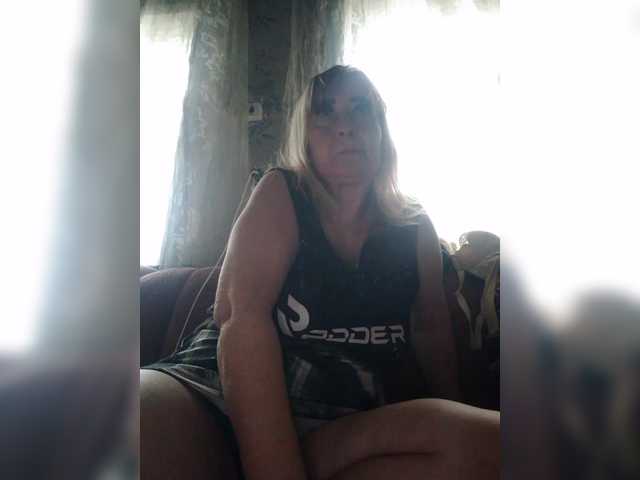 Live sex webcam photo for Alina1965 #290690848