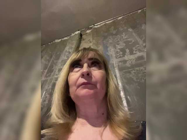 Live sex webcam photo for Alina1965 #290725593