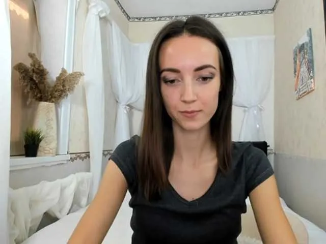 Live sex webcam photo for AlinaAp #276425087