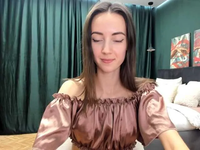 Live sex webcam photo for AlinaAp #276698115