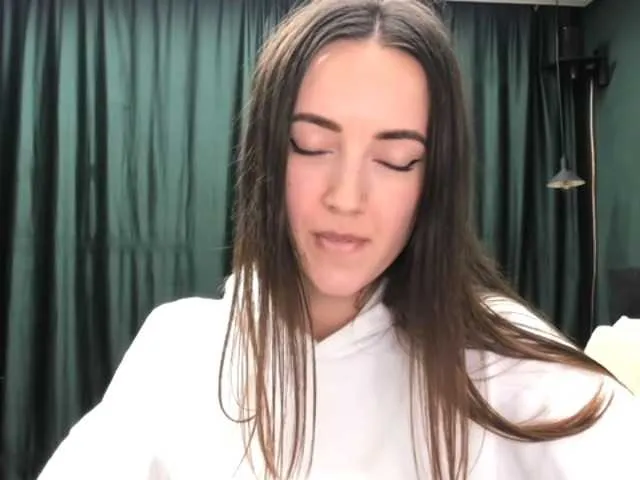 Live sex webcam photo for AlinaAp #277140241