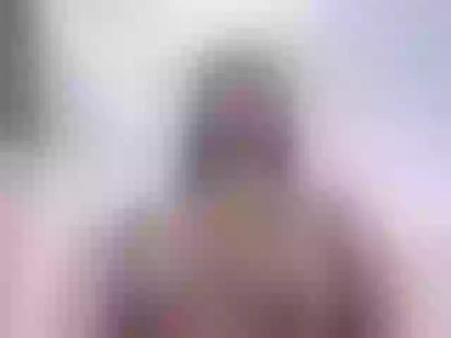 Live sex webcam photo for AlinaColeens #277000366