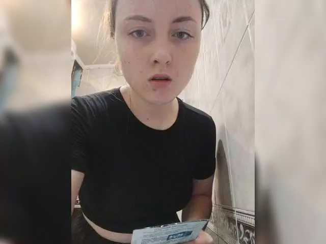 Live sex webcam photo for AlinaLili #292062387