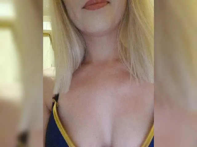 Live sex webcam photo for Alinaa #275659690