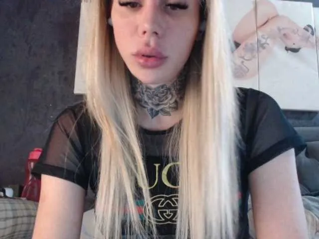Live sex webcam photo for AlineTatuada #274407246