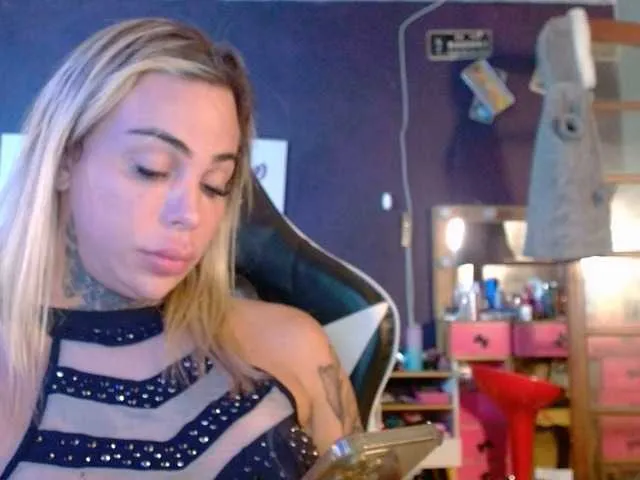 Live sex webcam photo for AlineTatuada #277701724