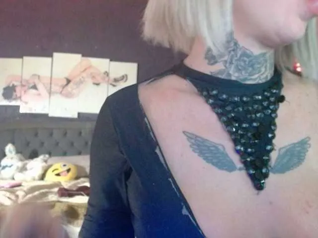 Live sex webcam photo for AlineTatuada #278218839