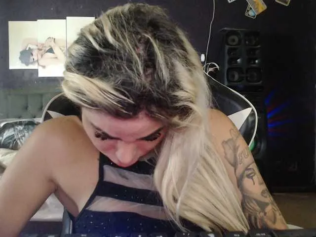 Live sex webcam photo for AlineTatuada #290855469