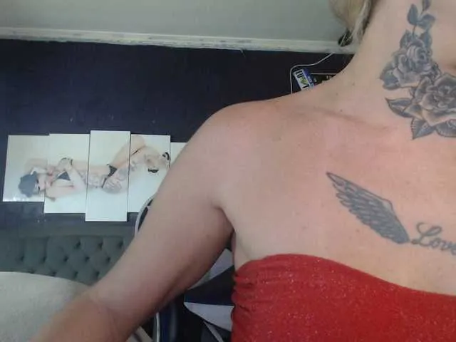 Live sex webcam photo for AlineTatuada #290860844