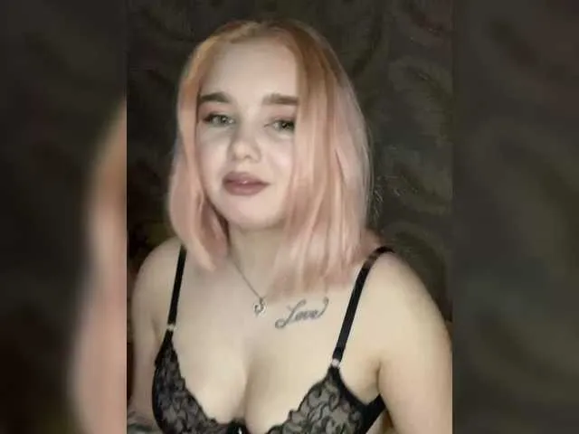 Live sex webcam photo for Alinka-Apelsinka #290609970