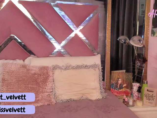 Live sex webcam photo for AlisVelvett #277101835