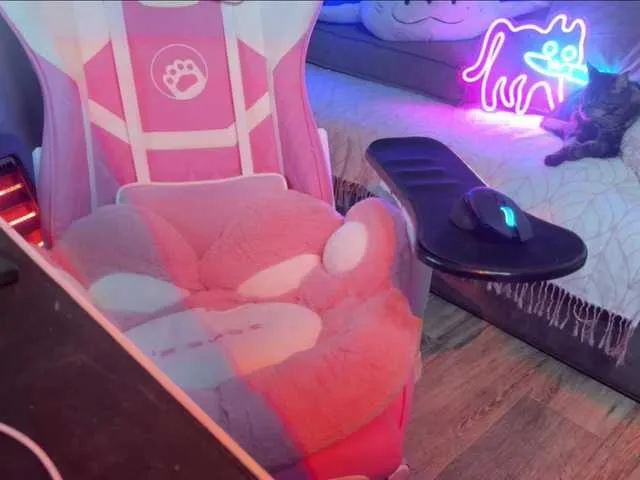 Live sex webcam photo for Alisa-Cheshirovna #291950122