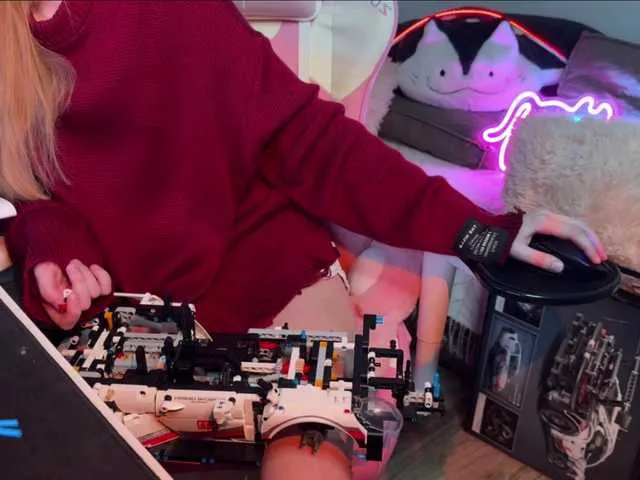 Live sex webcam photo for Alisa-Cheshirovna #292056897