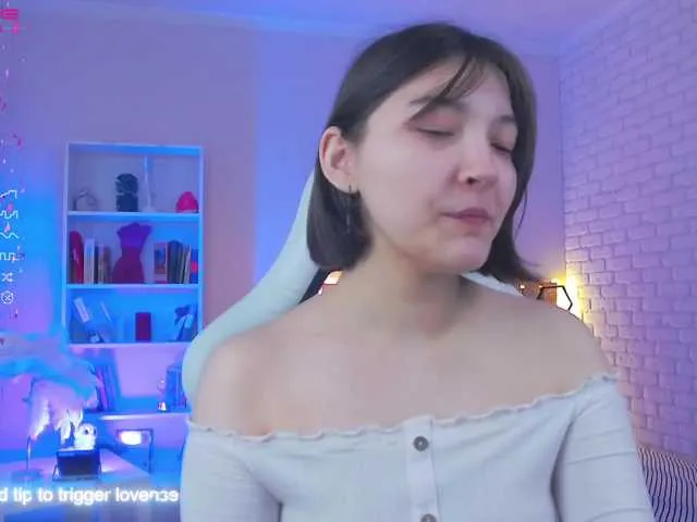 Live sex webcam photo for Alisa-Devis #275473765